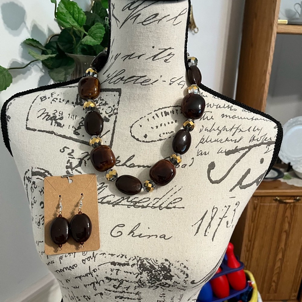 Chunky Glass necklace and earrings set